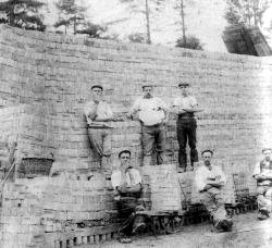 Brick works on King's Highway (late
Victorian era) Photo: Clare Crawford. The
excavated area of the old brick works was
later developed into the 'Rockcliffe
Gardens'
